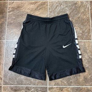 Nike Elite Basketball Boys Youth Dri-Fit Black Shorts Size. Large